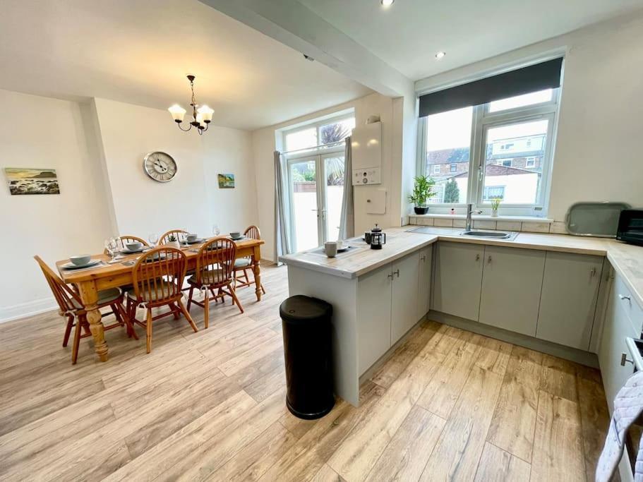 Portsmouth 3 Bedroom Getaway, Sleeps 6 Buitenkant foto