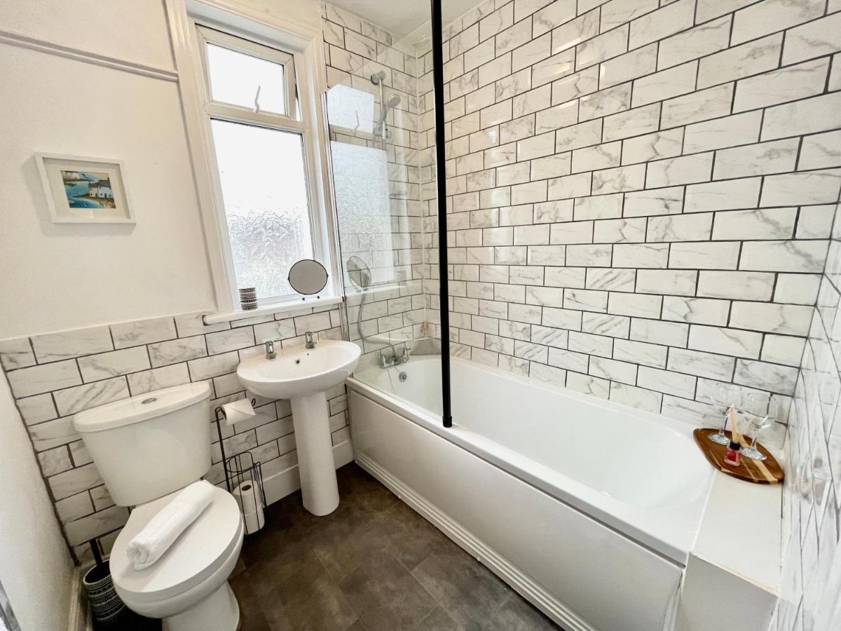 Portsmouth 3 Bedroom Getaway, Sleeps 6 Buitenkant foto