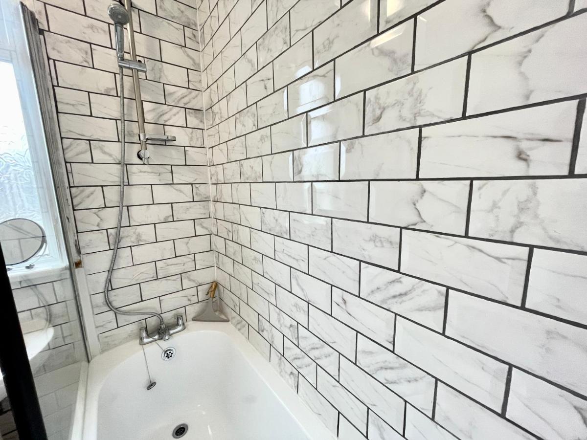 Portsmouth 3 Bedroom Getaway, Sleeps 6 Buitenkant foto
