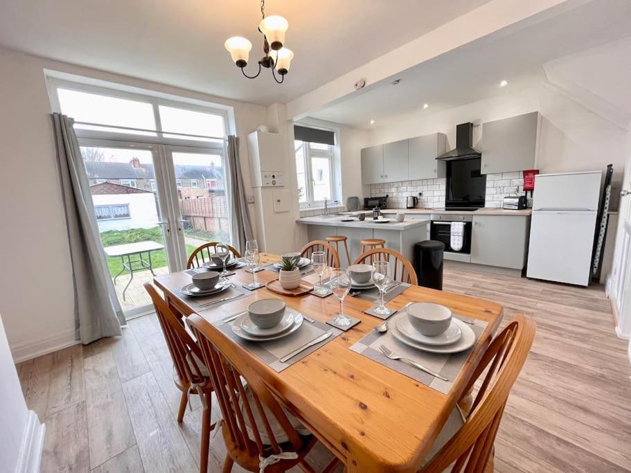 Portsmouth 3 Bedroom Getaway, Sleeps 6 Buitenkant foto