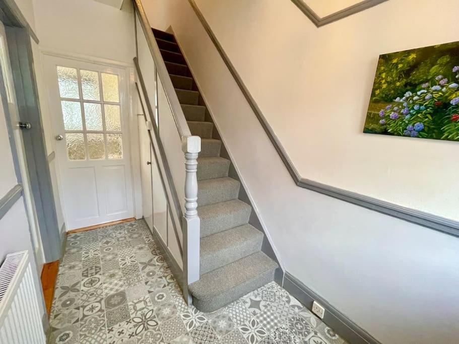 Portsmouth 3 Bedroom Getaway, Sleeps 6 Buitenkant foto