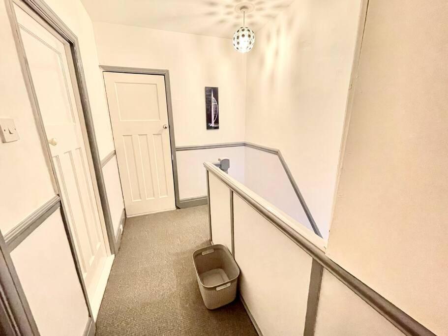 Portsmouth 3 Bedroom Getaway, Sleeps 6 Buitenkant foto