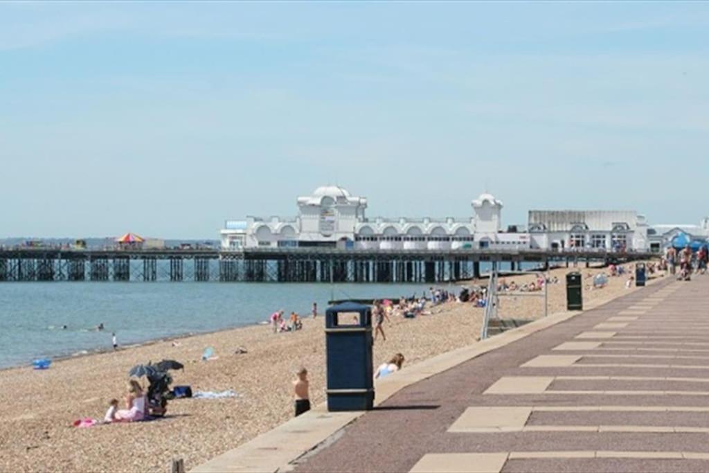 Portsmouth 3 Bedroom Getaway, Sleeps 6 Buitenkant foto