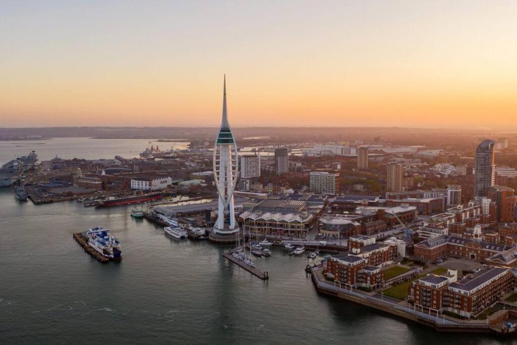 Portsmouth 3 Bedroom Getaway, Sleeps 6 Buitenkant foto