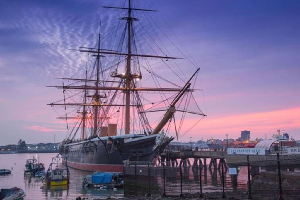 Portsmouth 3 Bedroom Getaway, Sleeps 6 Buitenkant foto