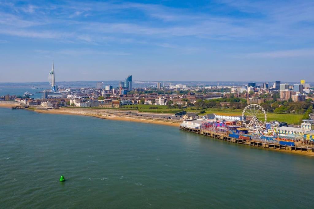 Portsmouth 3 Bedroom Getaway, Sleeps 6 Buitenkant foto